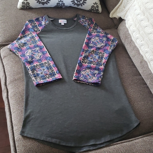 Lula roe colorful print 3/4 sleeved gray top. EUC! Very comfortable. - Picture 2 of 5